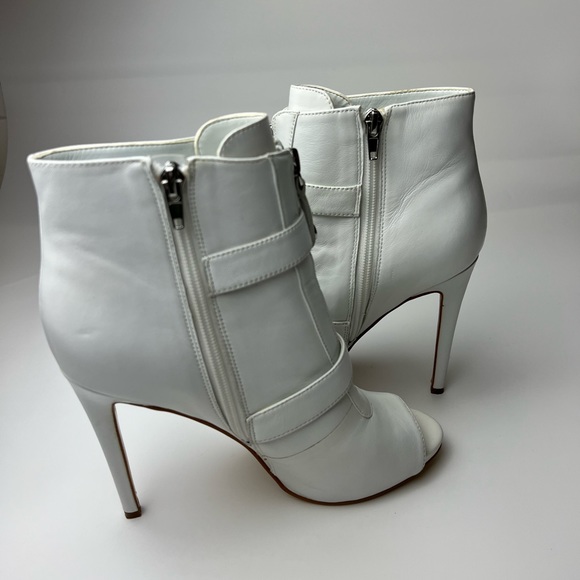 Guess Wardyn White Peep Toe Ankle Booties Buckle Strap Stiletto Heels Size 8 - Picture 8 of 15